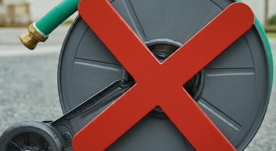 Say no to old, manual hose reels.